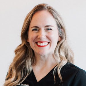 Dr Kalli Hale